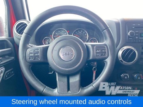 Used 2018 Jeep Wrangler Unlimited Sahara w/ Connectivity Group image 34