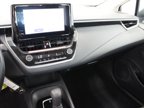 Used 2026 Toyota Corolla LE FWD image 15