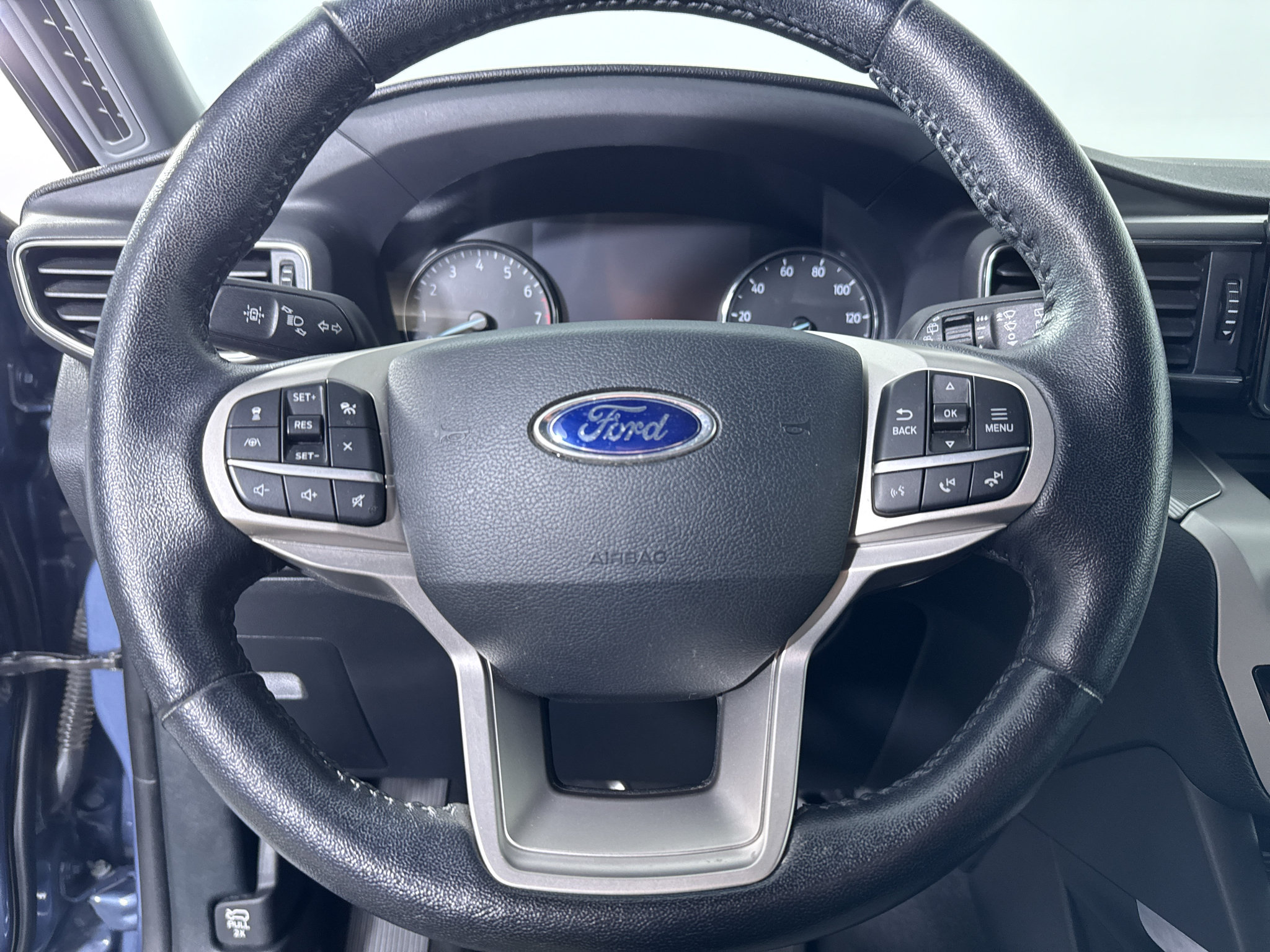 Used 2021 Ford Explorer XLT w/ Equipment Group 202A AWD/4WD image 19