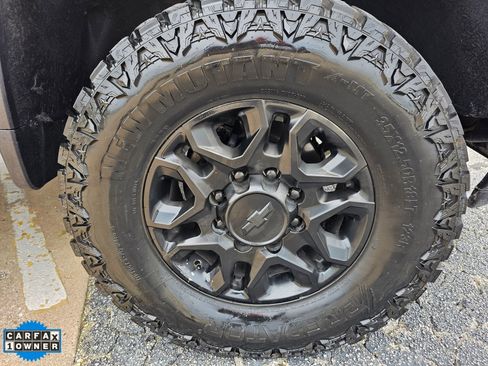 Used 2024 Chevrolet Silverado 2500 LT AWD/4WD image 3
