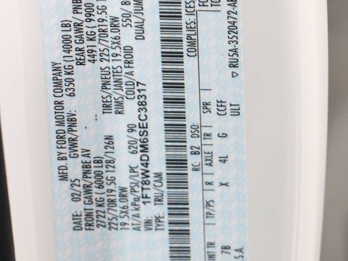 Used 2025 Ford F450 Platinum w/ FX4 Off-Road Package image 36