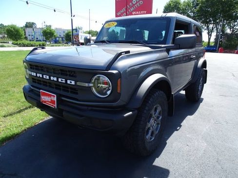 Used 2025 Ford Bronco 2-Door AWD/4WD image 2