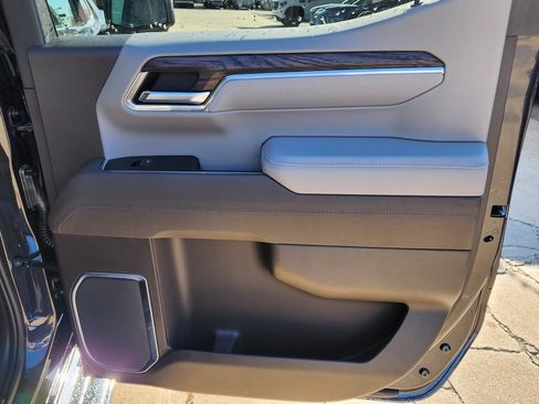 New 2026 GMC Sierra 1500 SLT w/ SLT Premium Plus Package image 41