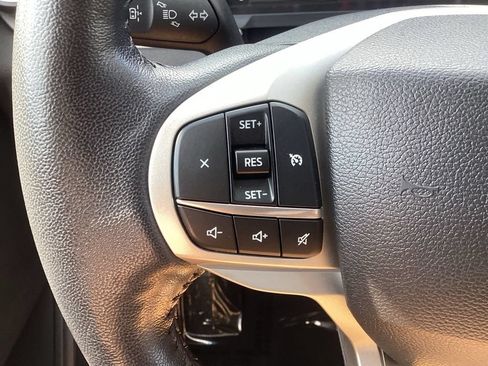 Used 2022 Ford Explorer XLT w/ Equipment Group 202A AWD/4WD image 21