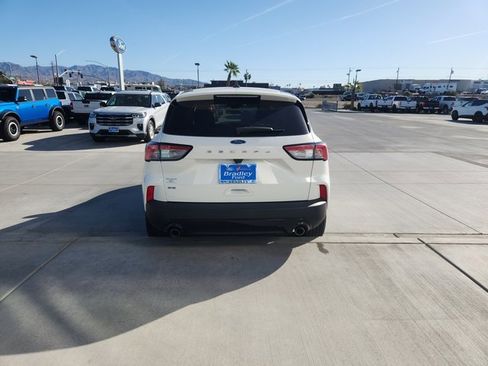 Used 2022 Ford Escape SE w/ SE Sport Appearance Package image 6
