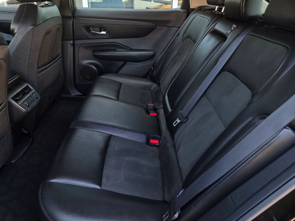 Used 2023 Nissan Ariya FWD image 13