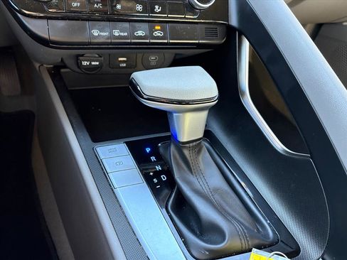 Certified 2024 Hyundai Elantra SEL image 22