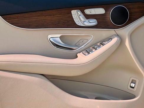Certified 2022 Mercedes-Benz GLC 300 4MATIC image 38