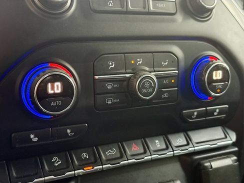 Used 2019 Chevrolet Silverado 1500 LT Trail Boss AWD/4WD image 16