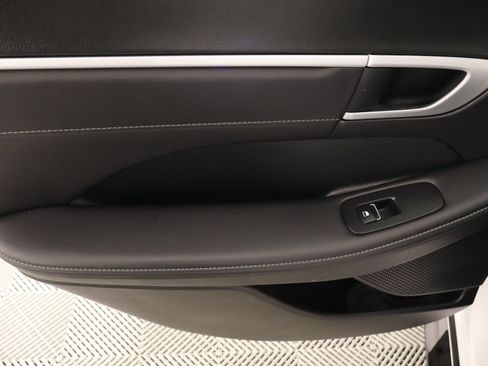 Certified 2025 Hyundai Sonata Limited FWD image 17