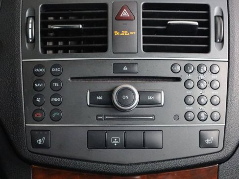Used 2011 Mercedes-Benz C 300 4MATIC Sedan image 38