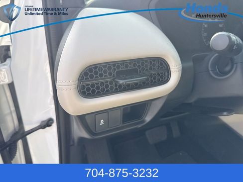 Certified 2026 Honda HR-V LX image 14