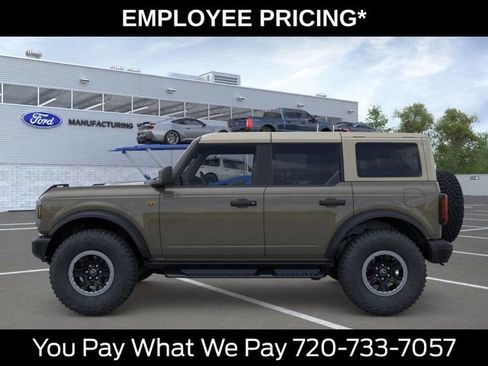 New 2026 Ford Bronco Badlands w/ Sasquatch Package AWD/4WD image 3