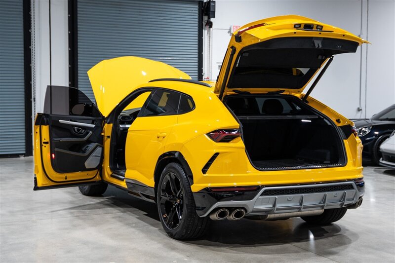 Used 2020 Lamborghini Urus AWD/4WD image 41