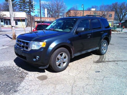 Used 2009 Ford Escape XLT image 2