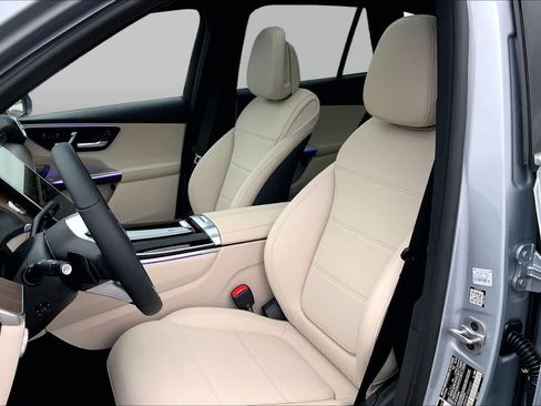 Certified 2026 Mercedes-Benz GLC 300 4MATIC image 12