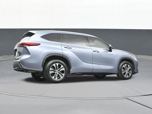 Used 2021 Toyota Highlander XLE FWD image 52