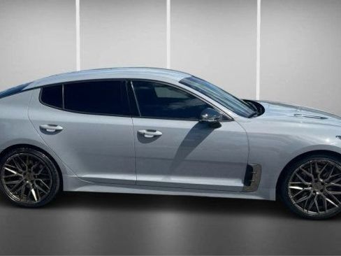 Used 2022 Kia Stinger GT-Line RWD image 3