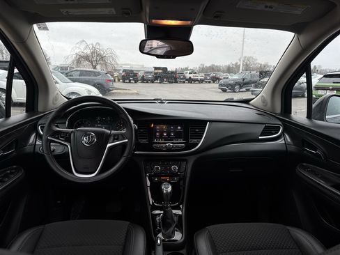 Used 2022 Buick Encore Preferred w/ Safety Package image 20