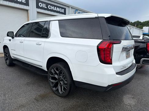 Used 2022 GMC Yukon XL SLT w/ SLT Premium Package AWD/4WD image 15