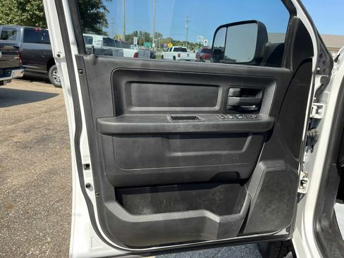 Used 2018 RAM 2500 Tradesman w/ Chrome Appearance Group image 18