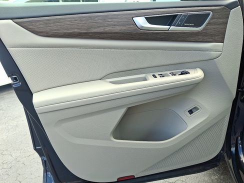 Certified 2025 Volkswagen Atlas SEL Premium R-Line image 13