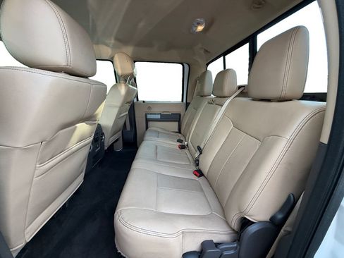 Used 2016 Ford F250 Lariat w/ Lariat Interior Package AWD/4WD image 14