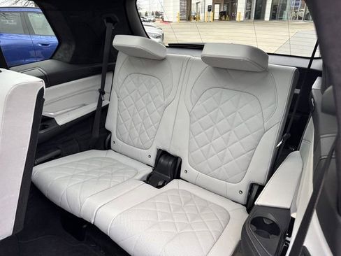 Certified 2024 BMW X7 xDrive40i image 13
