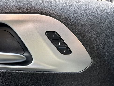 Used 2021 Chrysler Pacifica Touring-L w/ S Appearance Package image 32