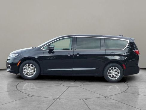 New 2026 Chrysler Pacifica Select image 9