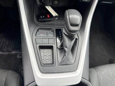 Used 2024 Toyota RAV4 XLE FWD image 19