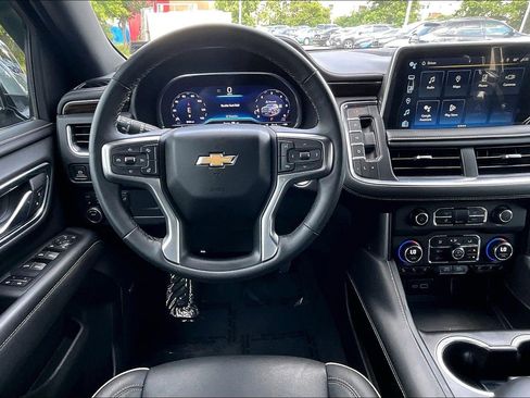 Used 2023 Chevrolet Suburban Premier w/ Premium Package 2 AWD/4WD image 5