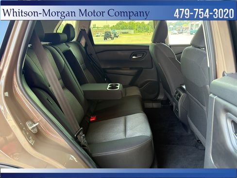 Used 2024 Nissan Rogue SV FWD image 31
