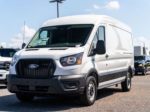 New 2026 Ford Transit 250 148 Medium Roof w/ Load Area Protection Package RWD image 2