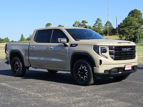 Used 2023 GMC Sierra 1500 Elevation w/ LPO, Elevation Black Package AWD/4WD image 3
