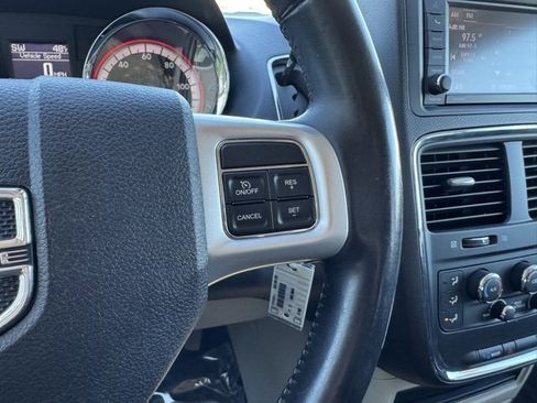 Used 2019 Dodge Grand Caravan SE w/ Rear Park Assist Package image 22