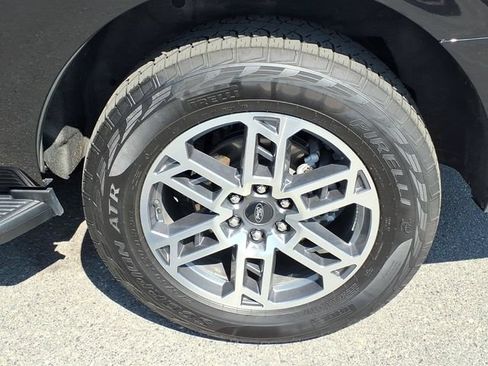 Used 2025 Ford Expedition Active AWD/4WD image 8
