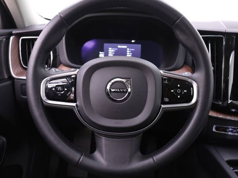 Certified 2024 Volvo XC60 B5 Ultimate w/ Protection Package Premier image 16