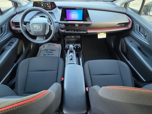 New 2026 Toyota Prius Plug-In Hybrid FWD image 4