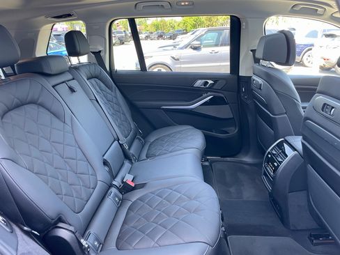 Used 2024 BMW X7 xDrive40i w/ Premium Package AWD/4WD image 31