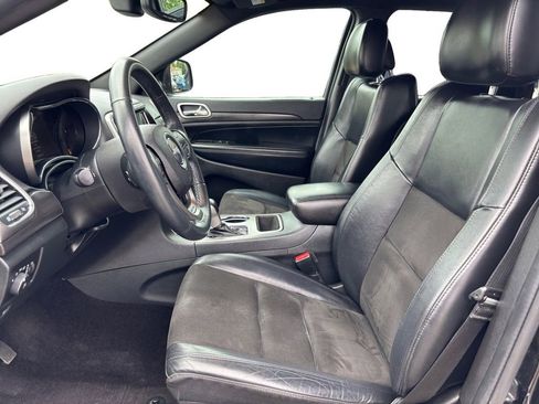 Used 2018 Jeep Grand Cherokee Altitude AWD/4WD image 10