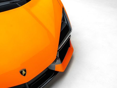 Used 2024 Lamborghini Revuelto AWD/4WD image 16