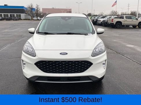 Used 2022 Ford Escape Titanium image 2
