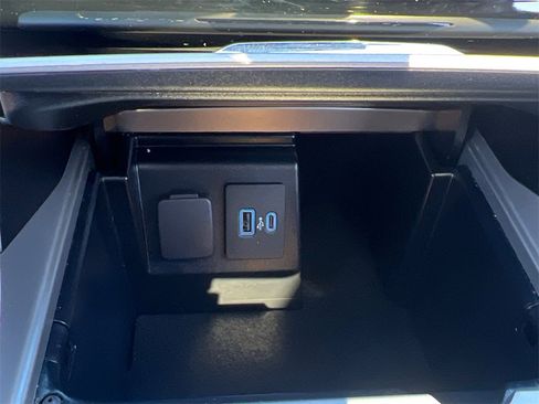 Used 2023 Ford Explorer ST image 24