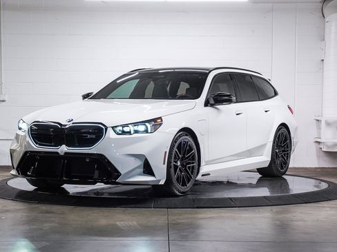 New 2027 BMW M5 Touring AWD/4WD image 3