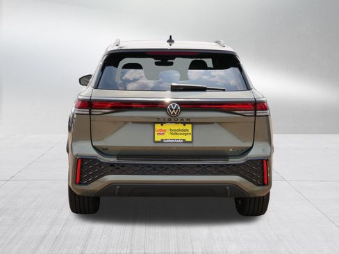 Used 2026 Volkswagen Tiguan SE R-Line AWD/4WD image 6