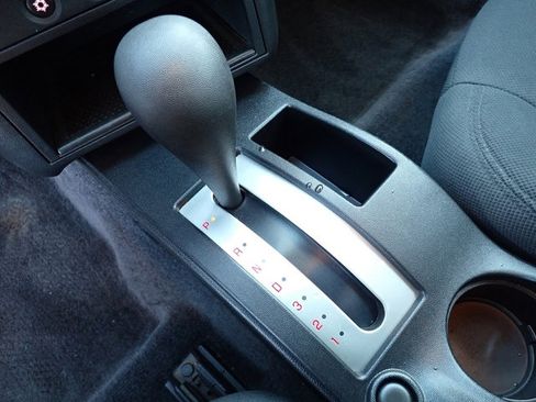 Used 2008 Pontiac Grand Prix SE image 19