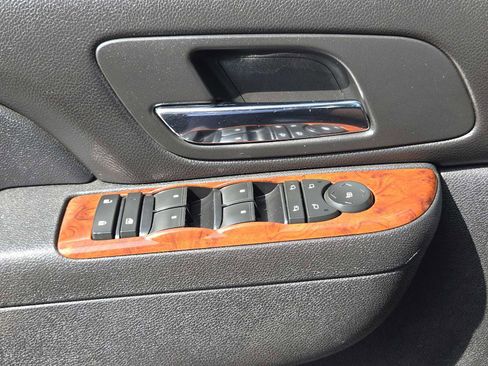 Used 2011 Chevrolet Avalanche LT w/ Texas Edition RWD image 22