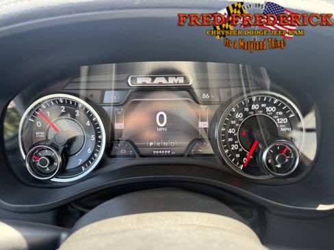 Used 2022 RAM 1500 Laramie AWD/4WD image 11