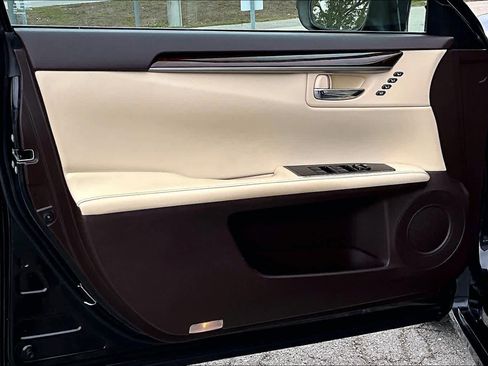 Used 2018 Lexus ES 350 image 25